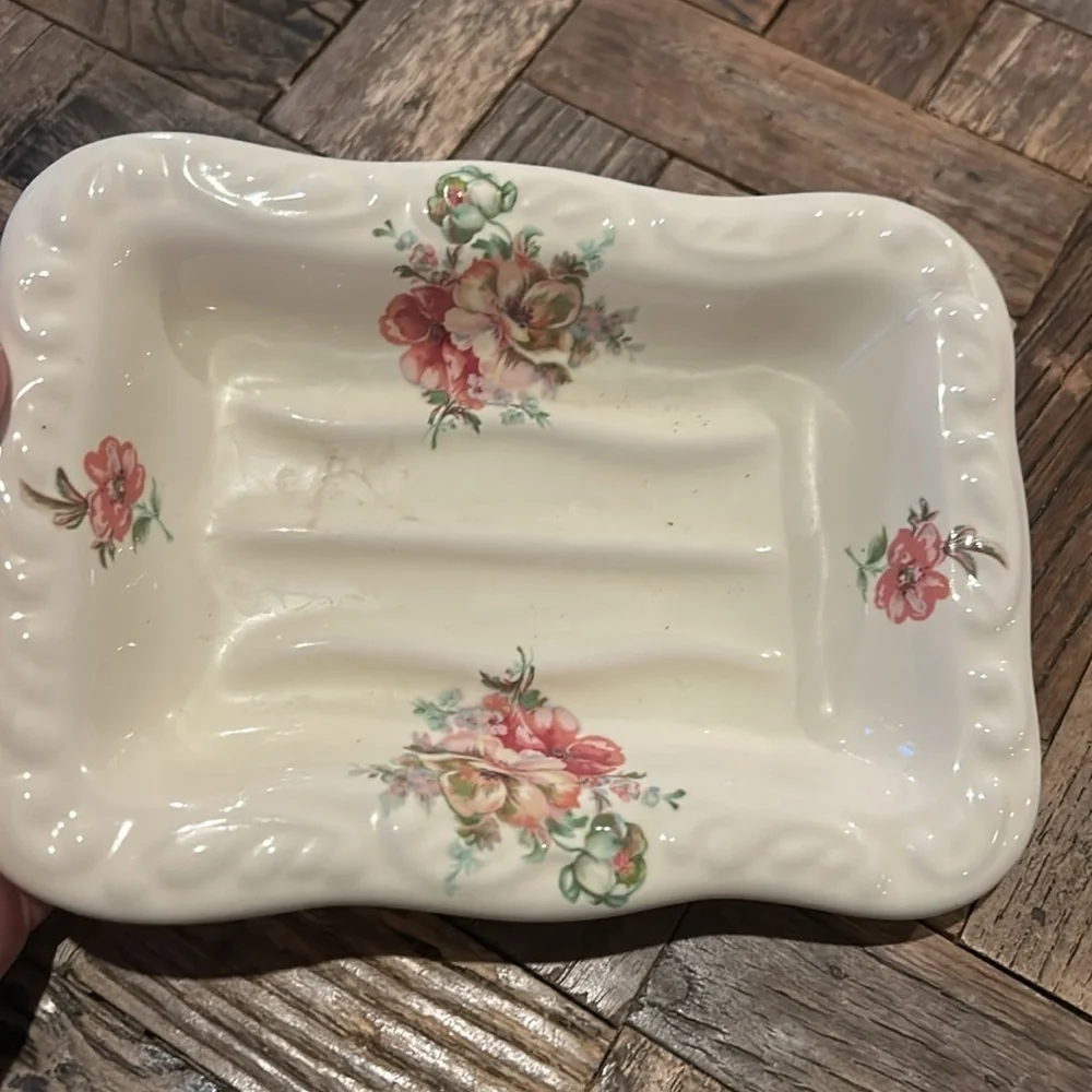 Athena Pottery Vintage Bathroom Vanity Set soap/trinket dish, bath tub